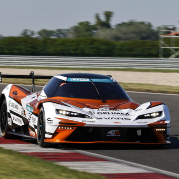 Long-awaited KTM X-BOW GTX debut is here!