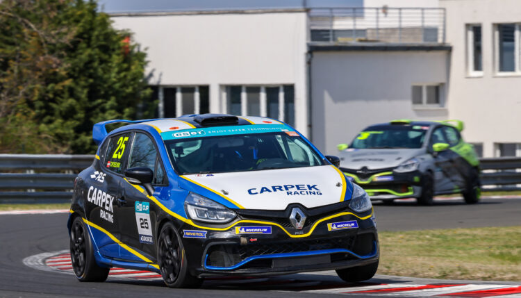 Debutant Tobias Poschik wins Clio Cup race at Hungaroring