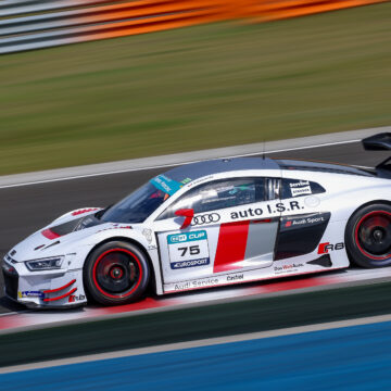 Szabolcs Lantos and Martin Kadlečík win the opening sprint of the Clio Cup