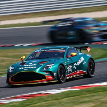 Zsigo and Hesse take commanding GT3 win, Janík clinch GT4 victory